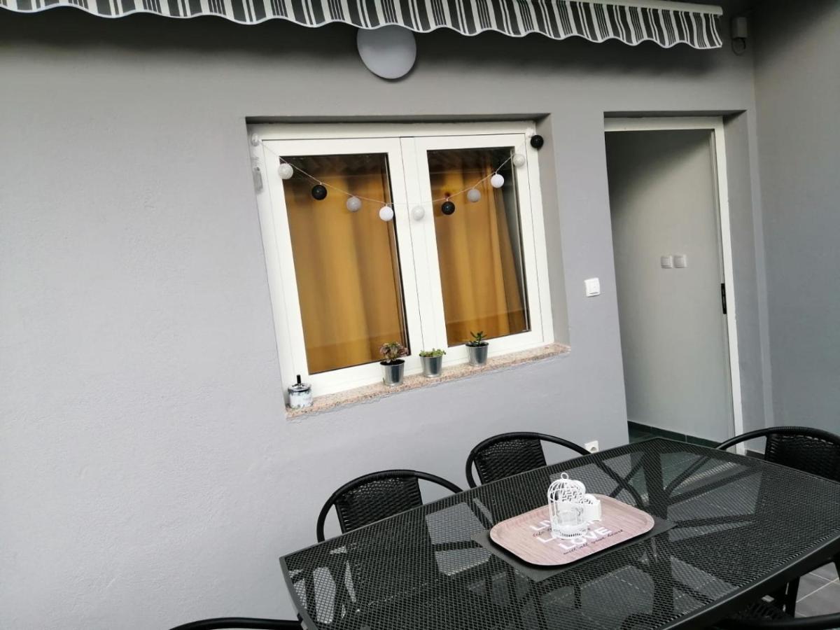 Holiday House Lara Starigrad Paklenica Exterior photo